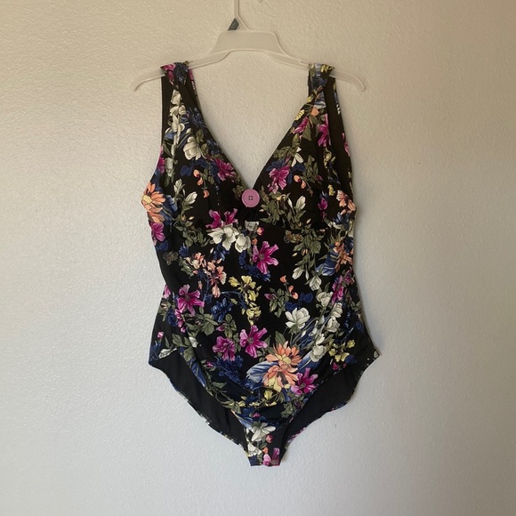 Time and Tru Swim Dark Floral One Piece Full Coverage Swimsuit Bathing Suit Swim Apparel